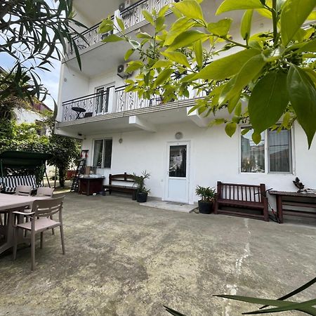 מחינג'אורי Guest House Junona מראה חיצוני תמונה