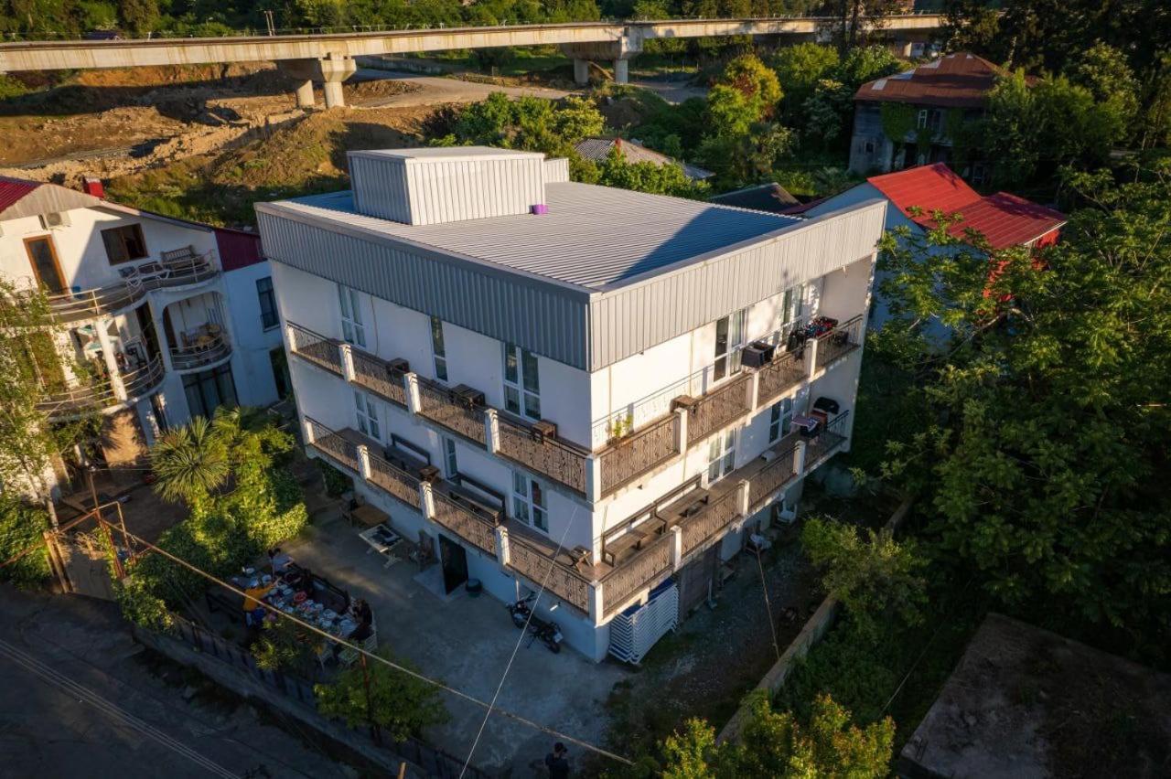 מחינג'אורי Guest House Junona מראה חיצוני תמונה