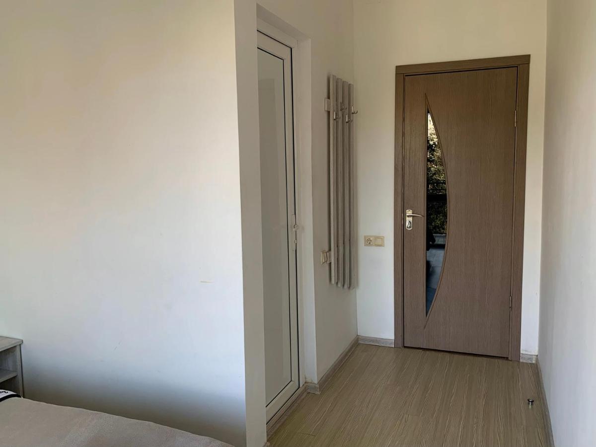 מחינג'אורי Guest House Junona מראה חיצוני תמונה