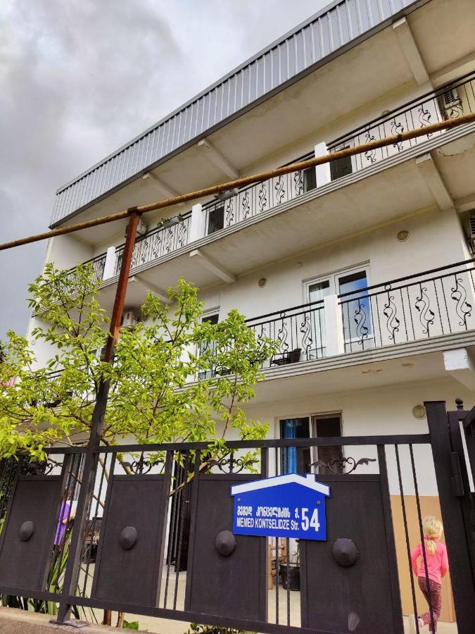 מחינג'אורי Guest House Junona מראה חיצוני תמונה