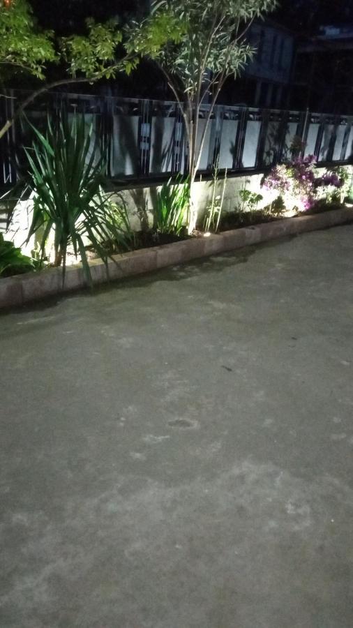 מחינג'אורי Guest House Junona מראה חיצוני תמונה