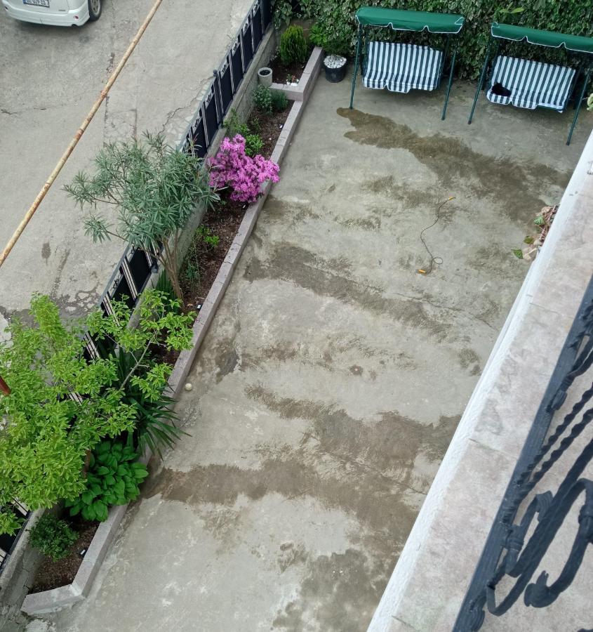 מחינג'אורי Guest House Junona מראה חיצוני תמונה