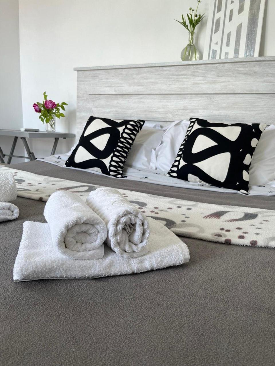 מחינג'אורי Guest House Junona מראה חיצוני תמונה
