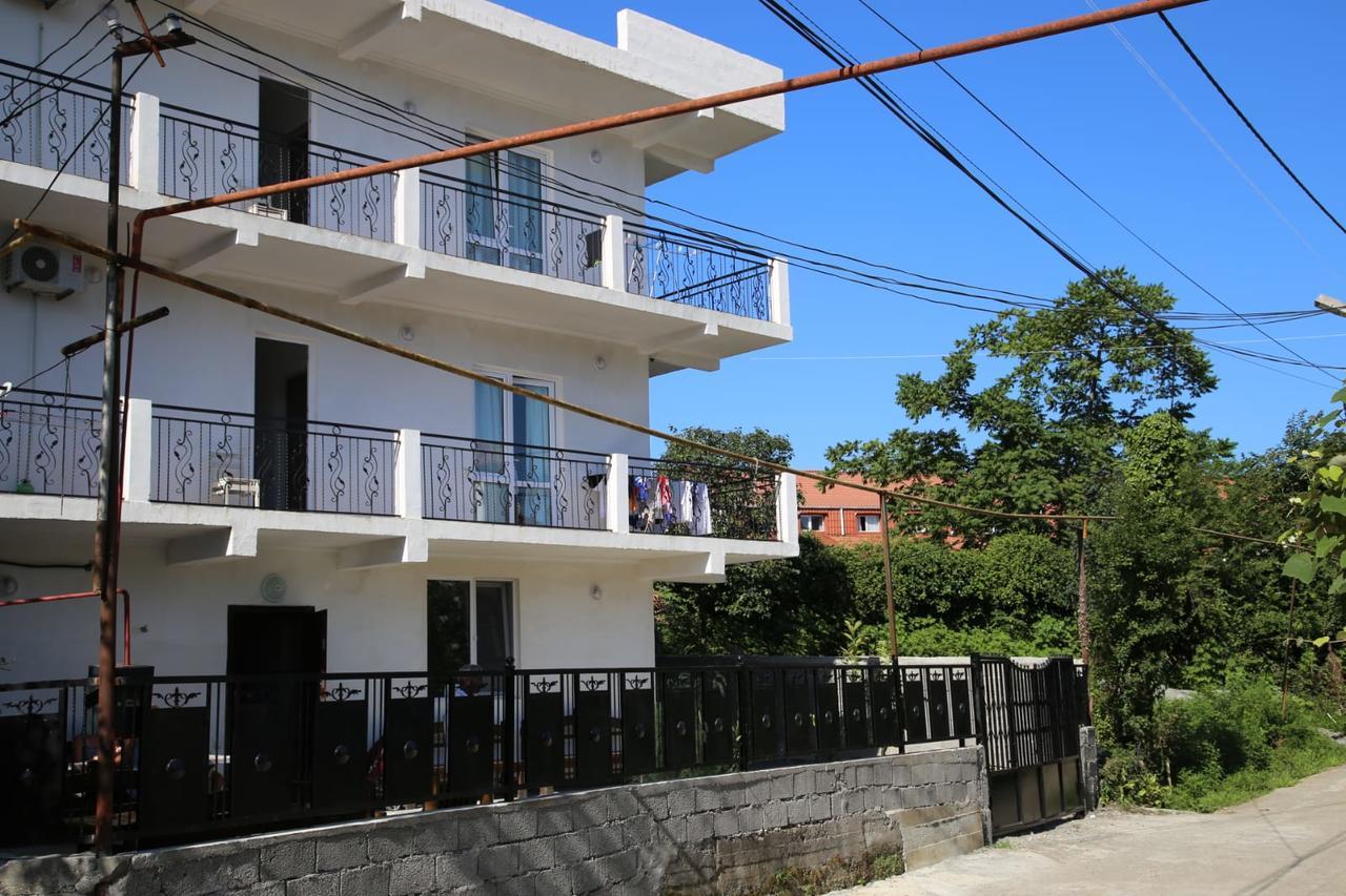 מחינג'אורי Guest House Junona מראה חיצוני תמונה